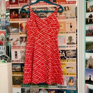 STUNNING RED AND WHITE PATTERNED DRESS